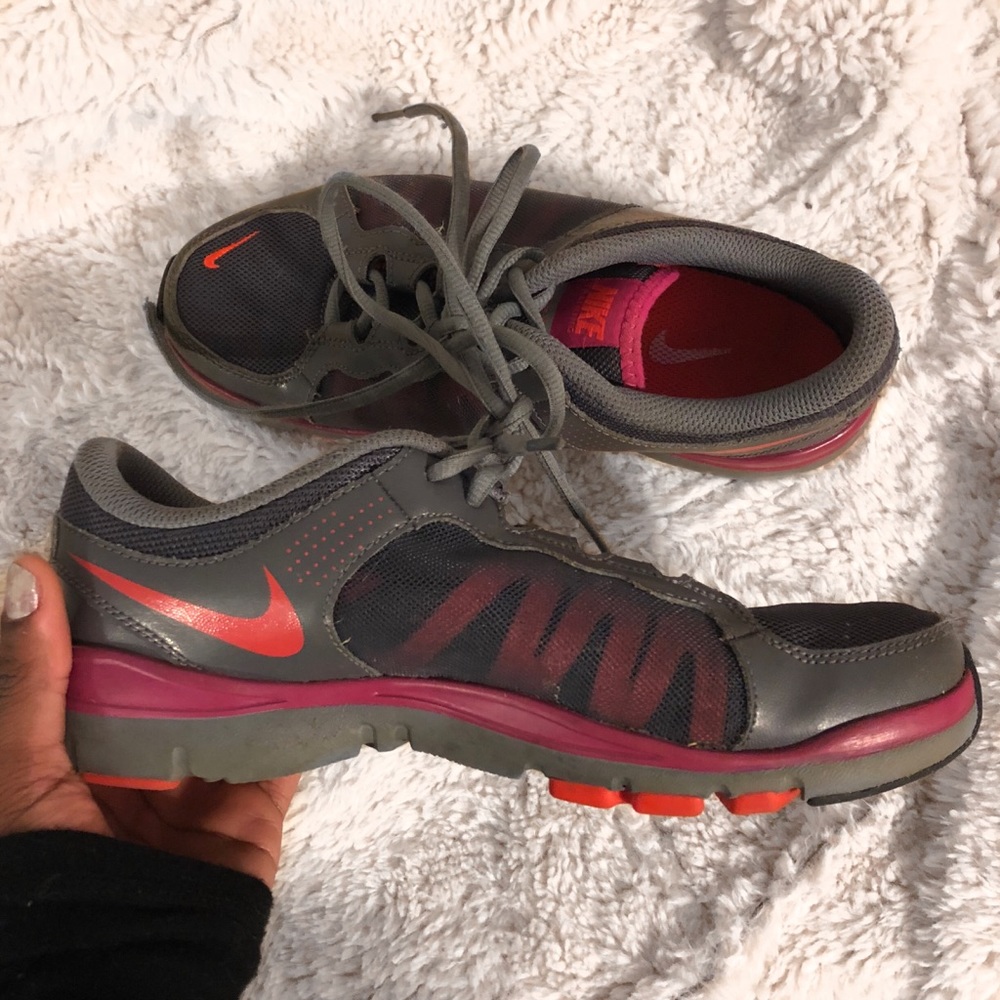 Nike Tennis Shoes